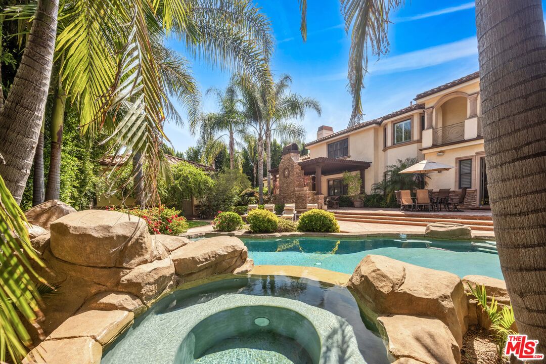 MLS #25512313 image #0