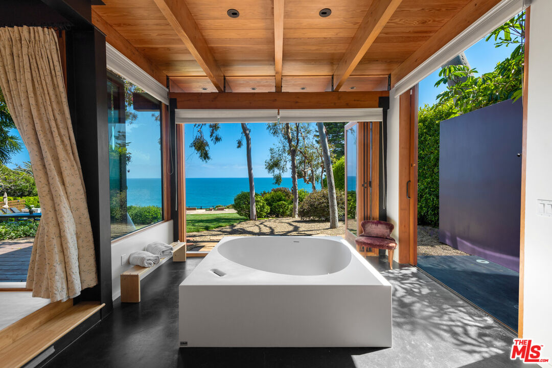 MLS #25512791 image #30