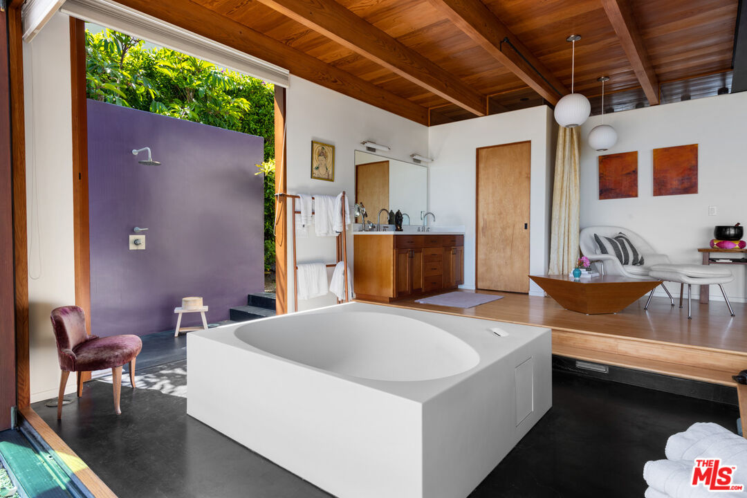 MLS #25512791 image #31