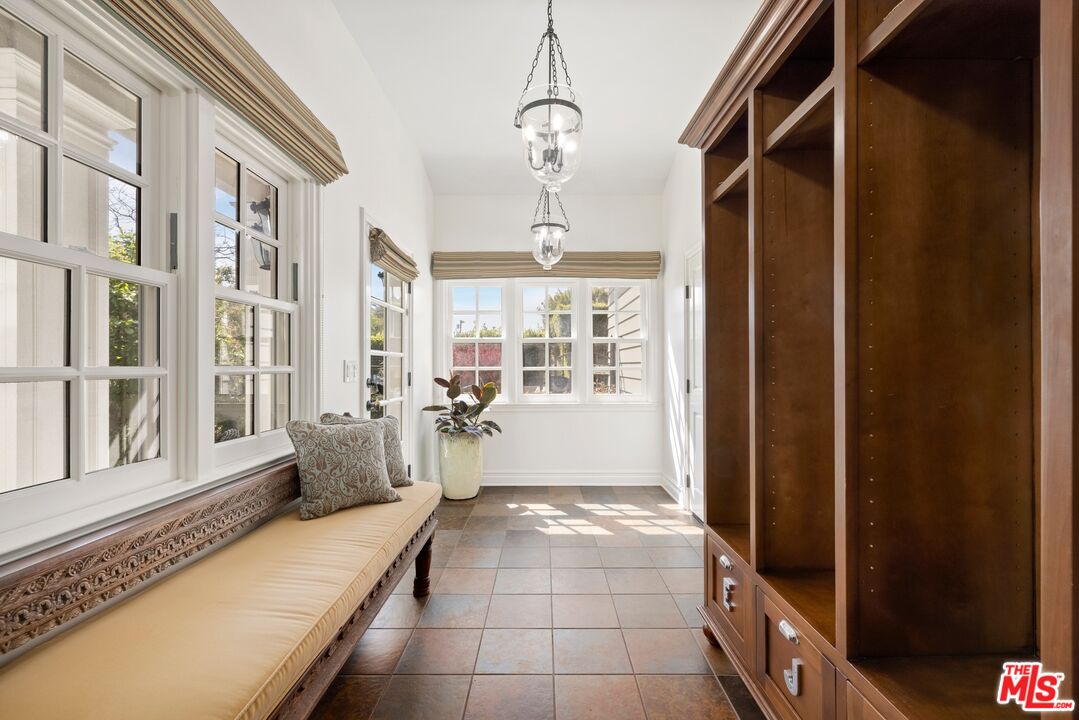 MLS #25512909 image #21