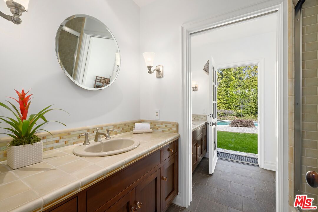 MLS #25512909 image #24