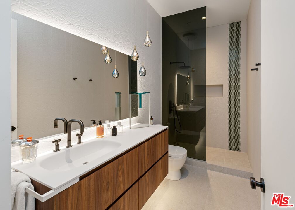 MLS #25513263 image #16