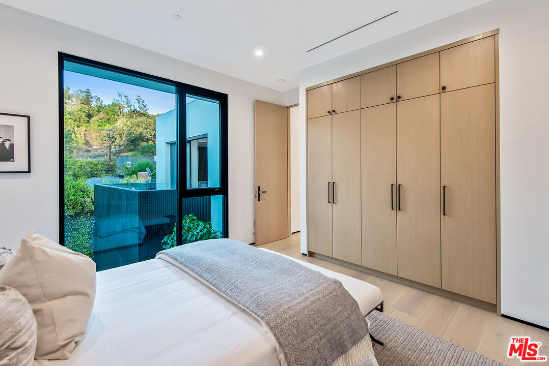 MLS #25515563 image #21