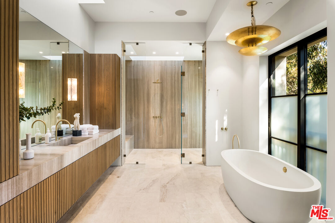 MLS #25515623 image #27