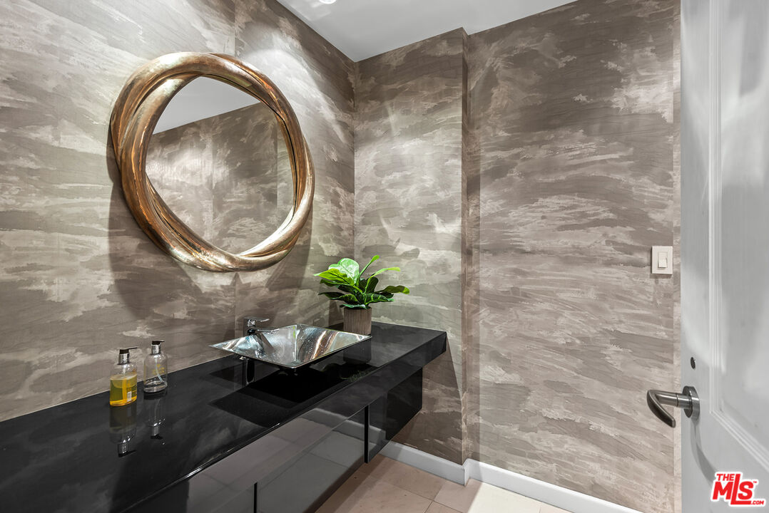 MLS #25515693 image #24