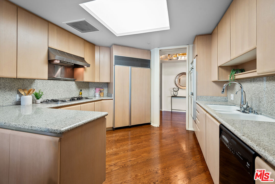 MLS #25516013 image #24