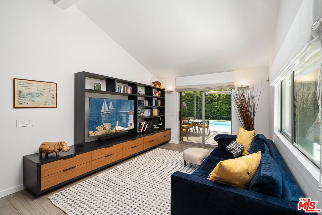 MLS #25516157 image #9