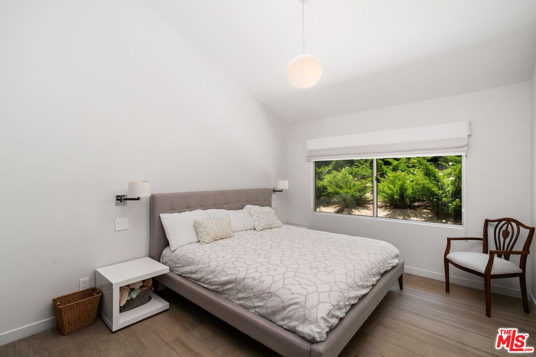 MLS #25516157 image #20