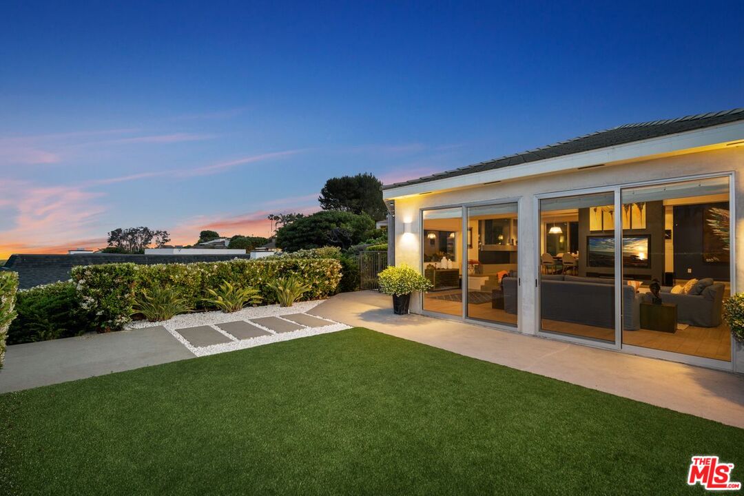 MLS #25516157 image #24