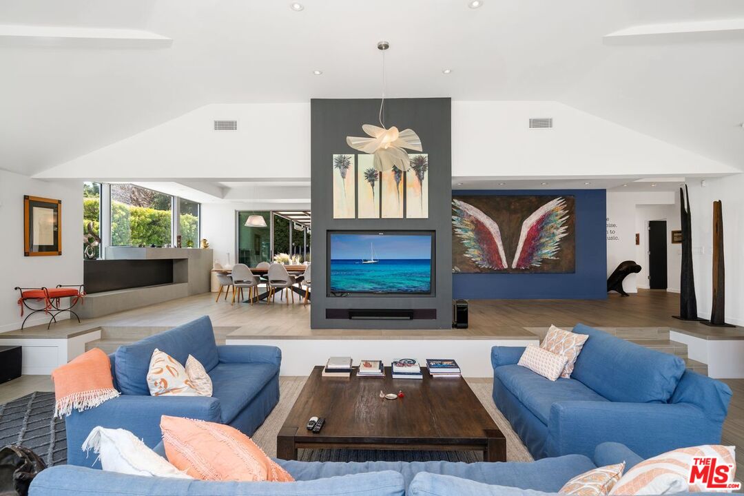 MLS #25516157 image #4