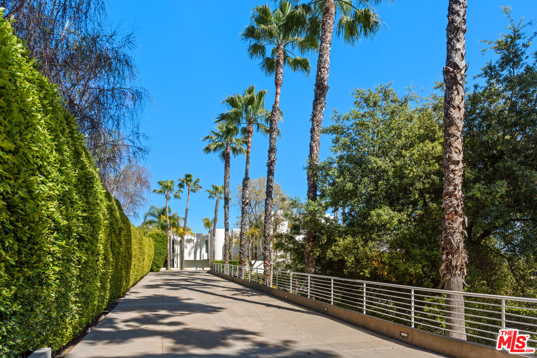 MLS #25516761 image #2