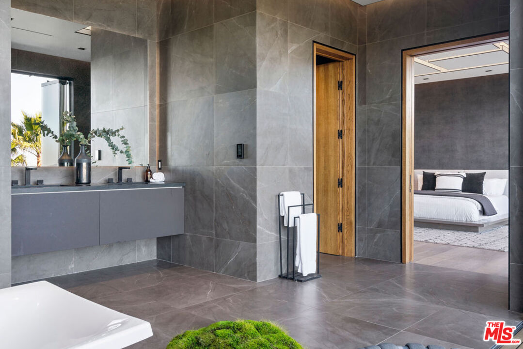 MLS #25516777 image #26