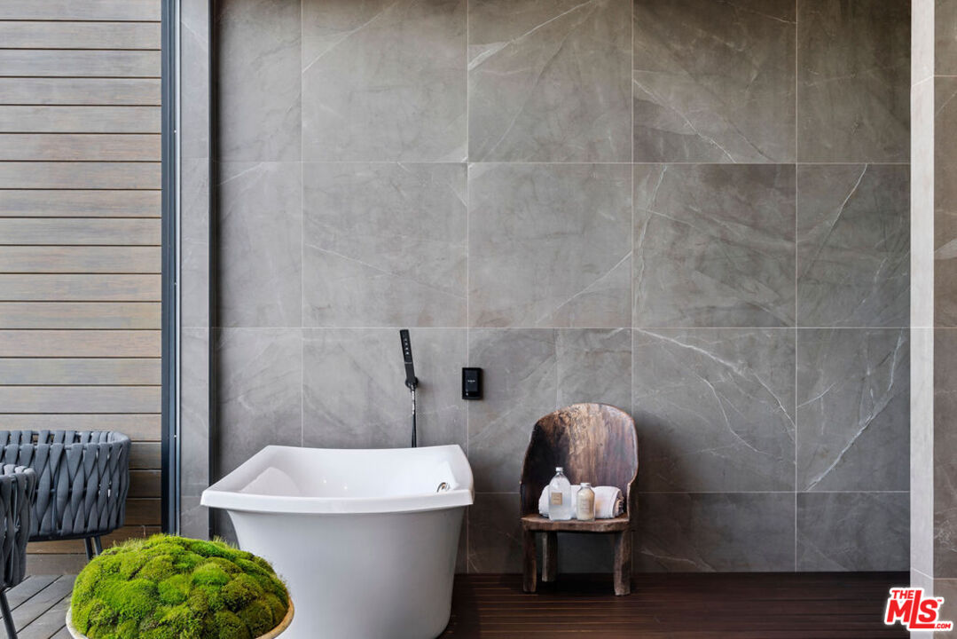 MLS #25516777 image #27