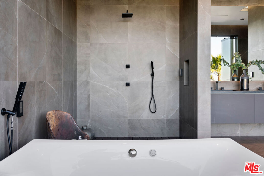 MLS #25516777 image #28