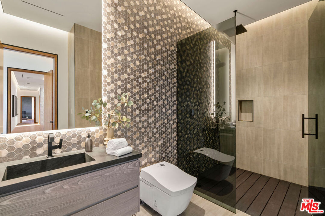 MLS #25516777 image #36