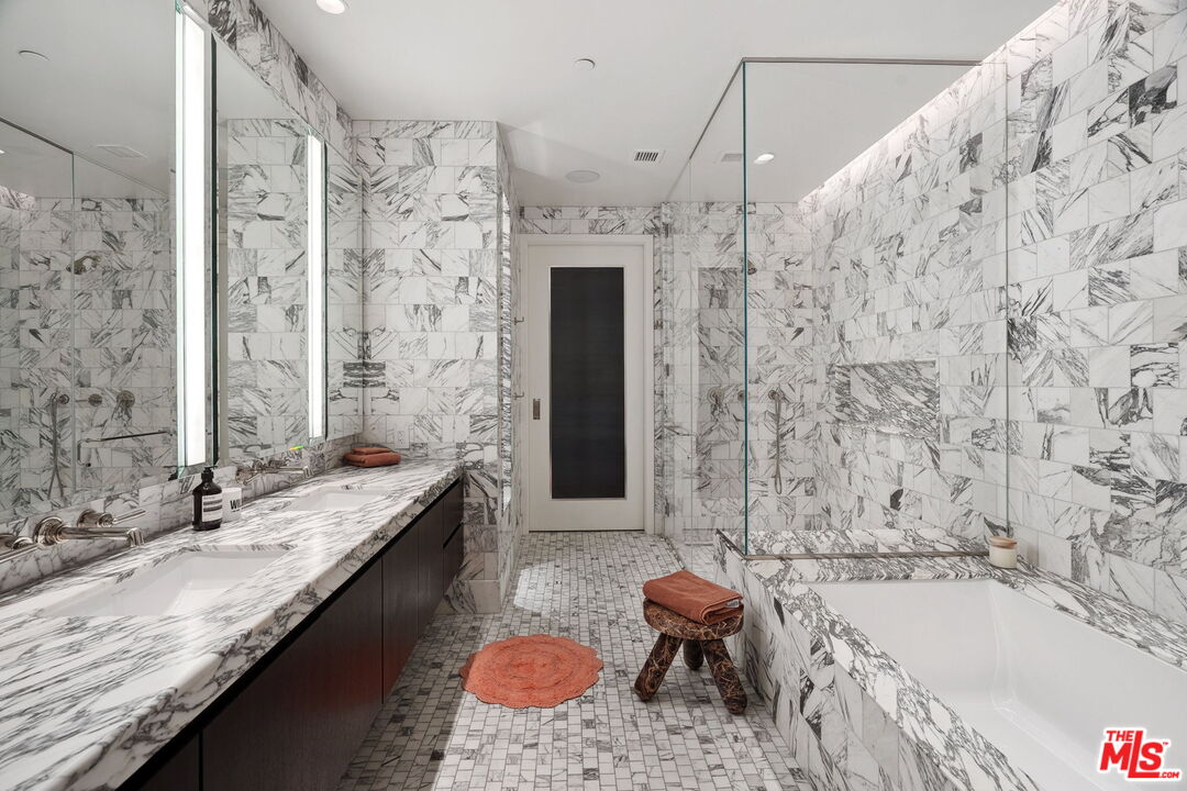 MLS #25516793 image #19