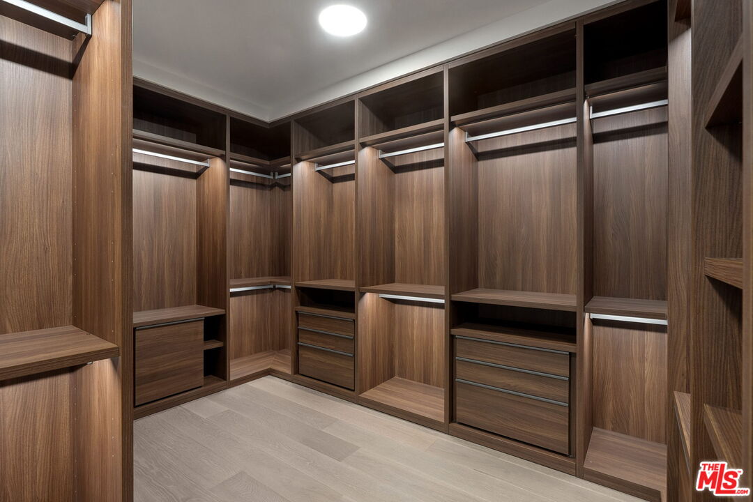 MLS #25516793 image #22