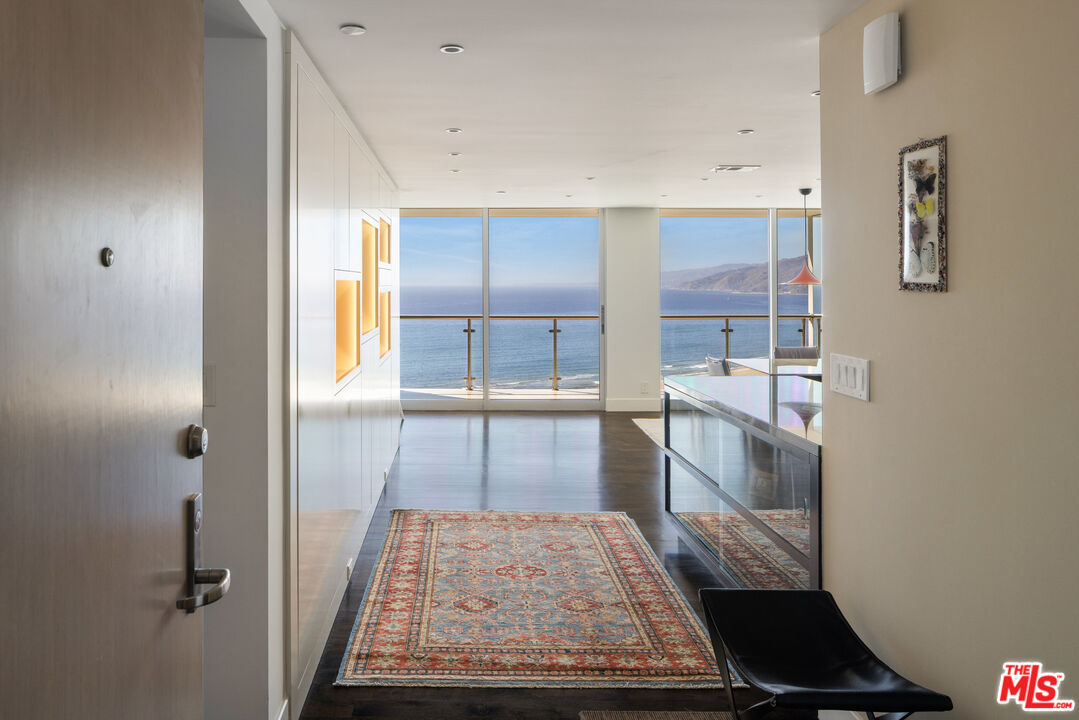 MLS #25517503 image #1