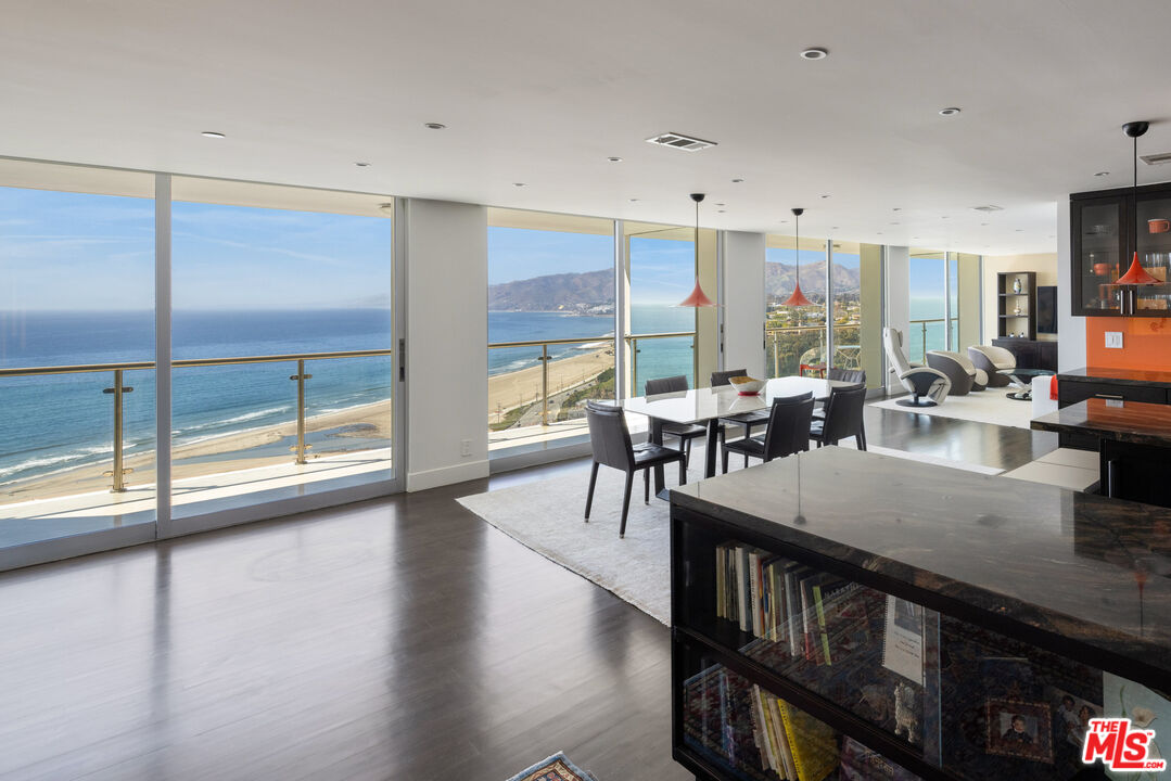 MLS #25517503 image #2