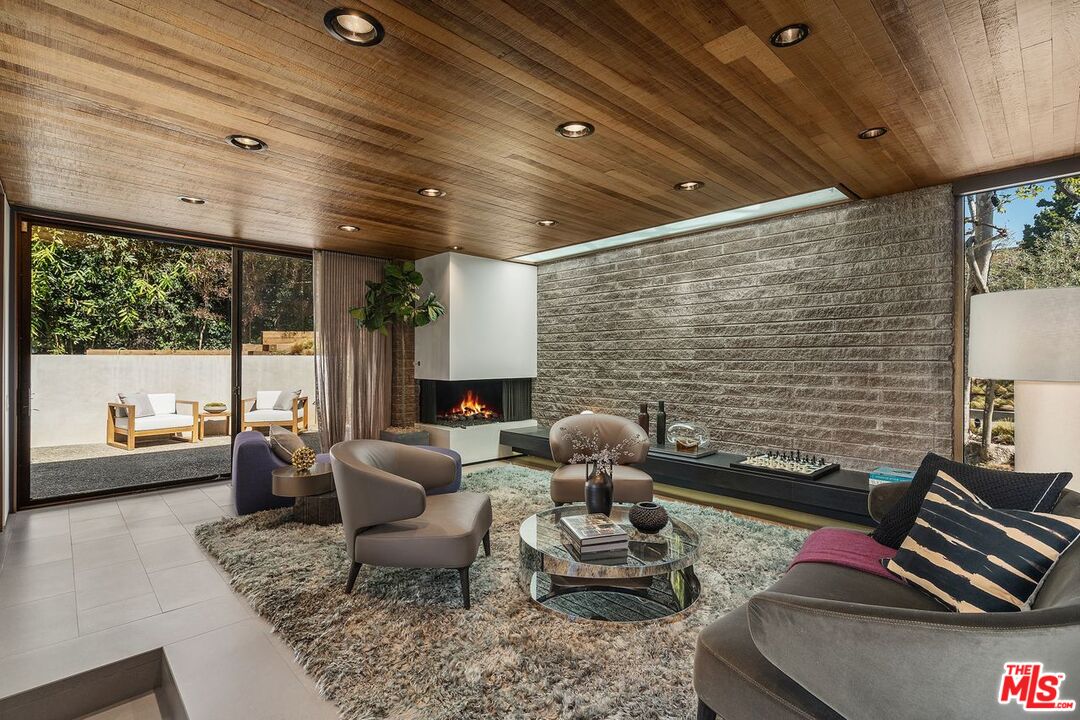 MLS #25517505 image #24