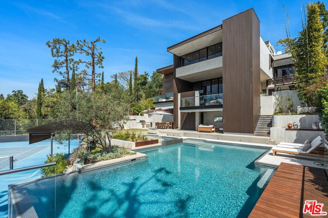 MLS #25517505 image #2