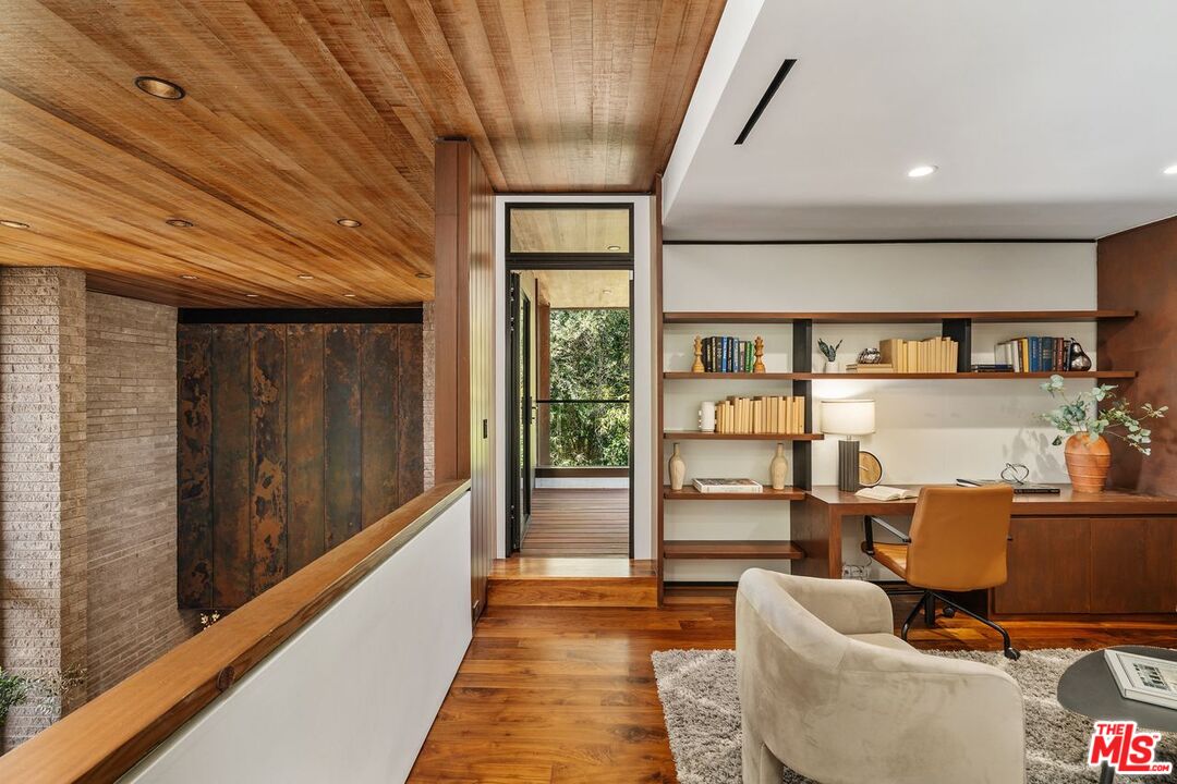 MLS #25517505 image #40