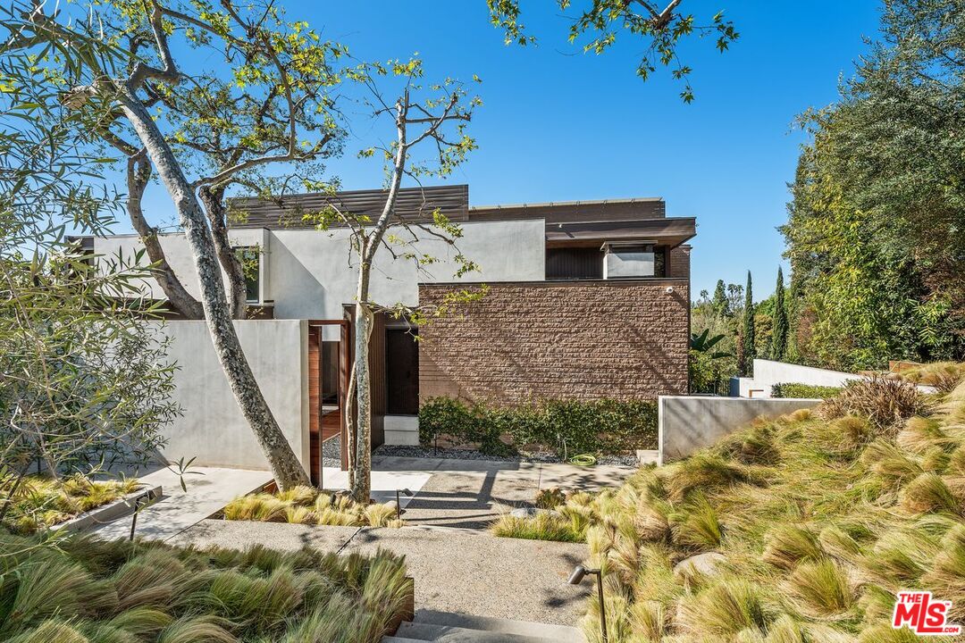 MLS #25517505 image #0