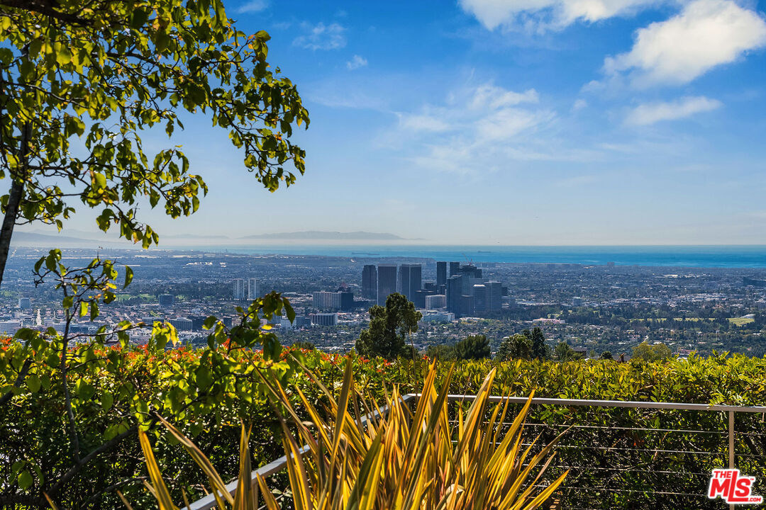 MLS #25517633 image #0