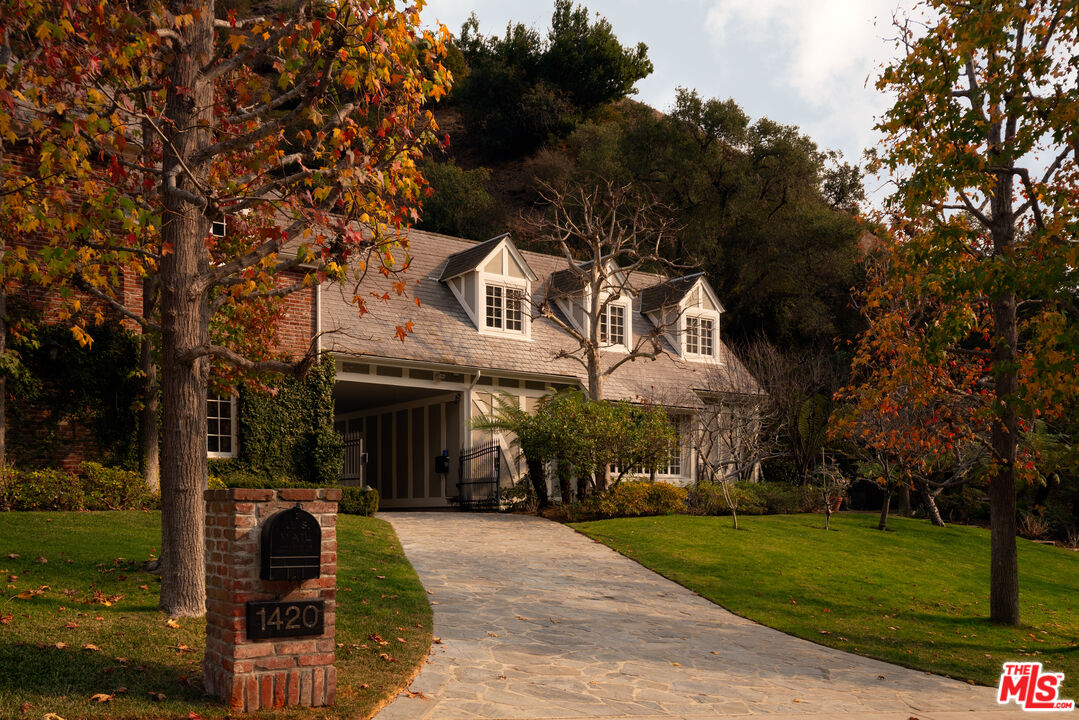 MLS #25518613 image #2