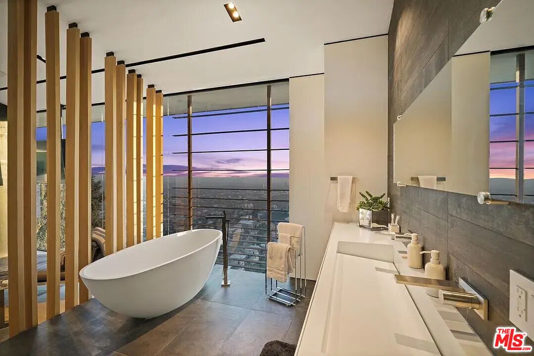 MLS #25521807 image #21