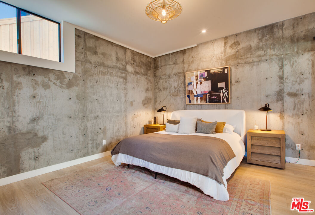 MLS #25522327 image #16