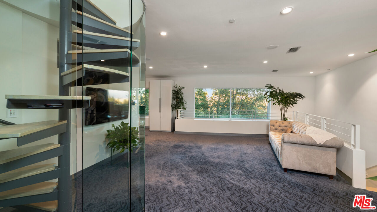 MLS #25523207 image #25