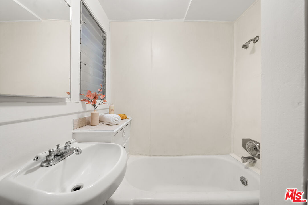 MLS #25523793 image #15