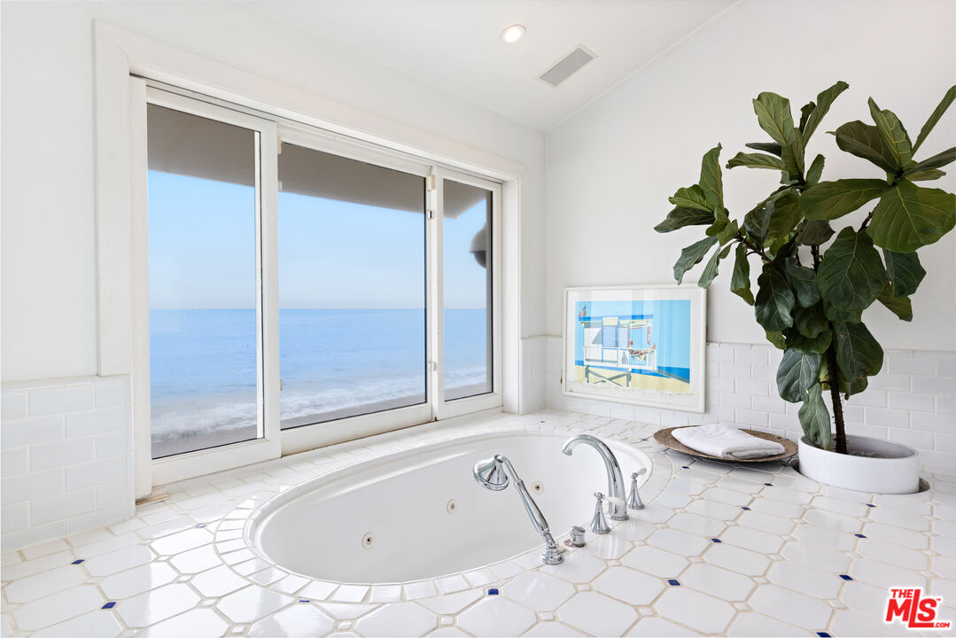 MLS #25525003 image #15