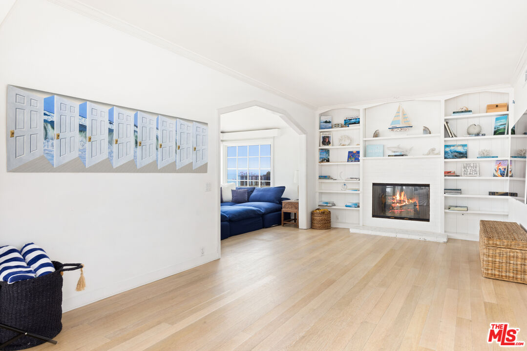 MLS #25525003 image #5