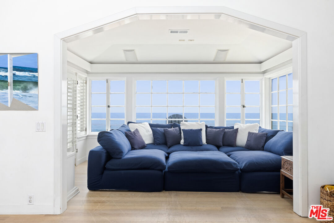 MLS #25525003 image #6