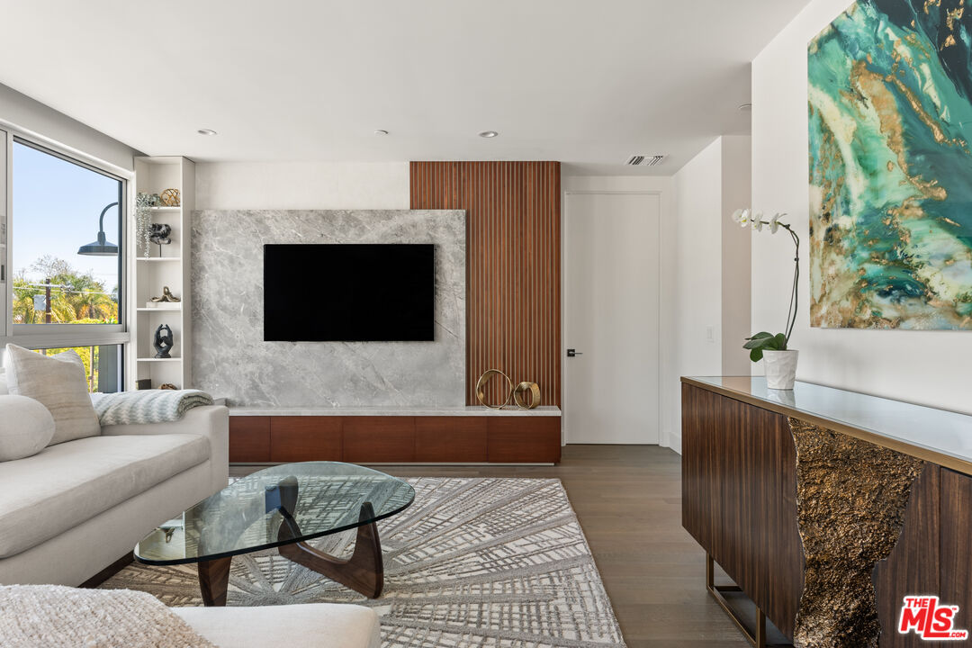 MLS #25525289 image #1