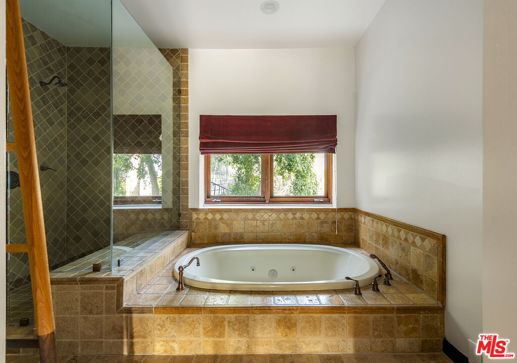 MLS #25525731 image #20