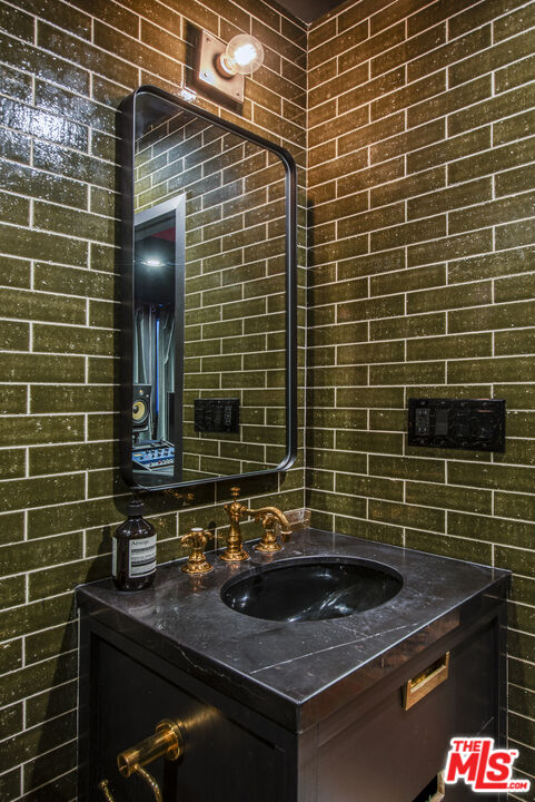 MLS #25525731 image #23