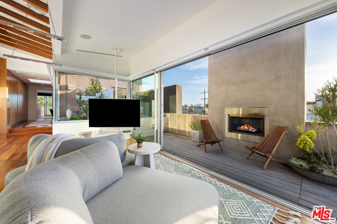 MLS #25525855 image #11