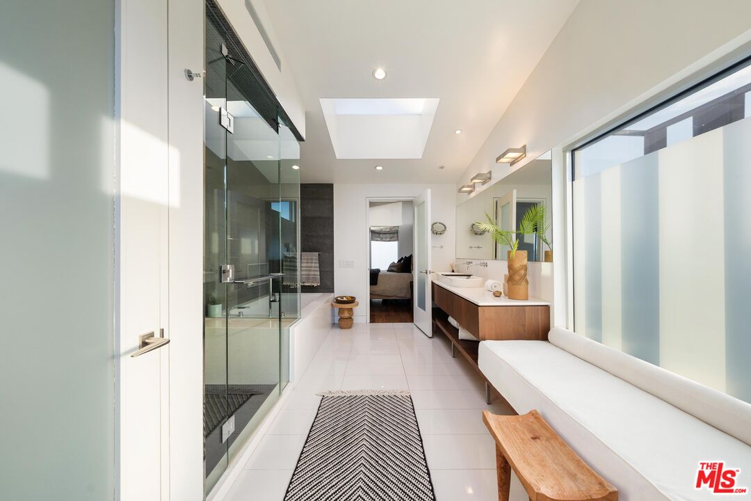 MLS #25525855 image #20