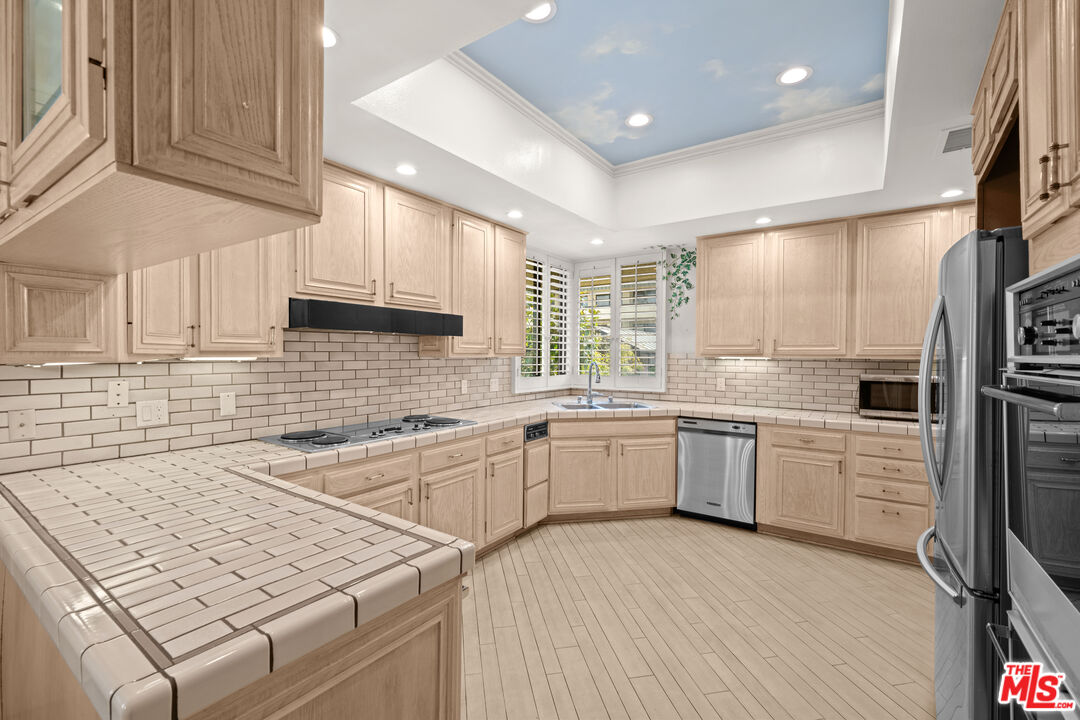 MLS #25526171 image #0