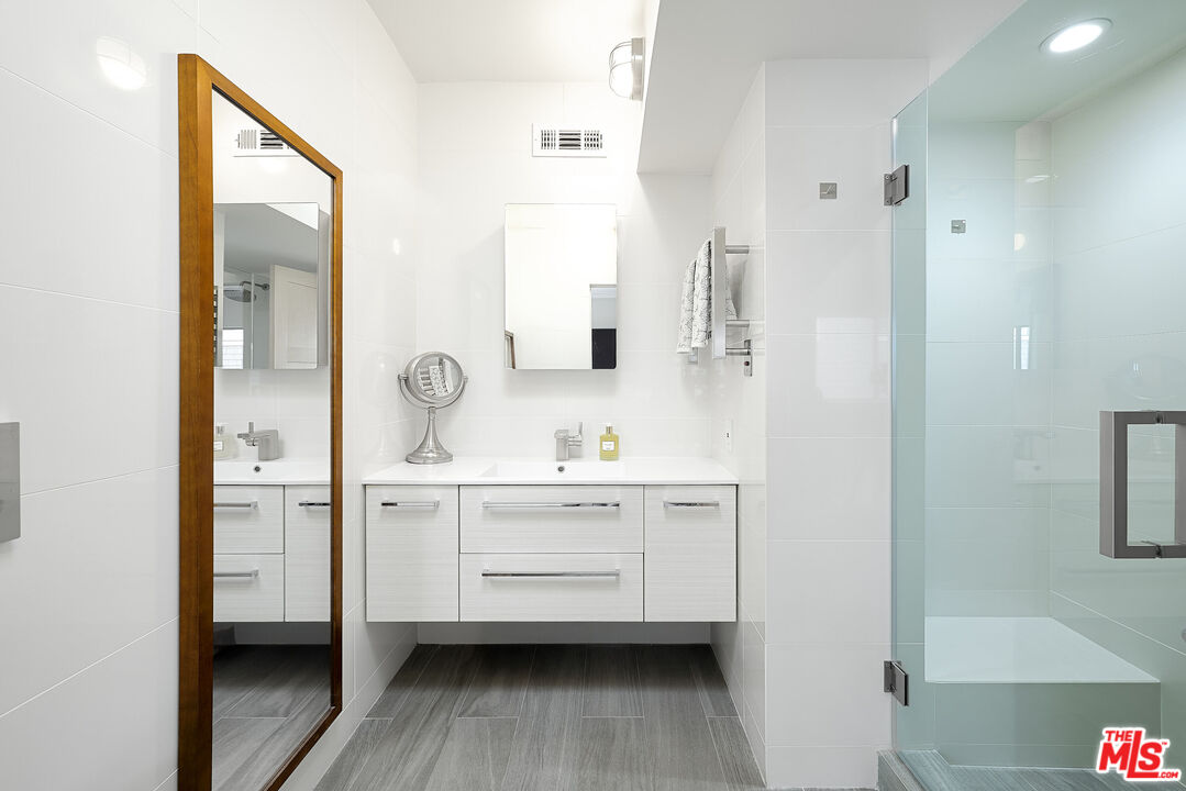 MLS #25526761 image #21