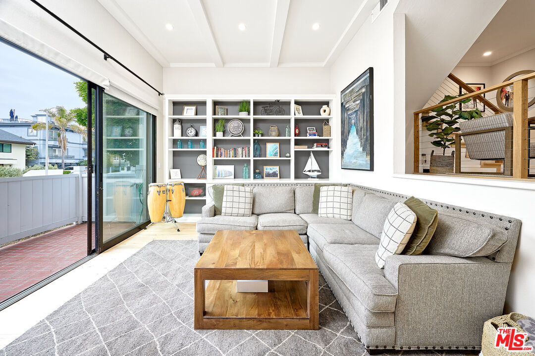 MLS #25526761 image #0