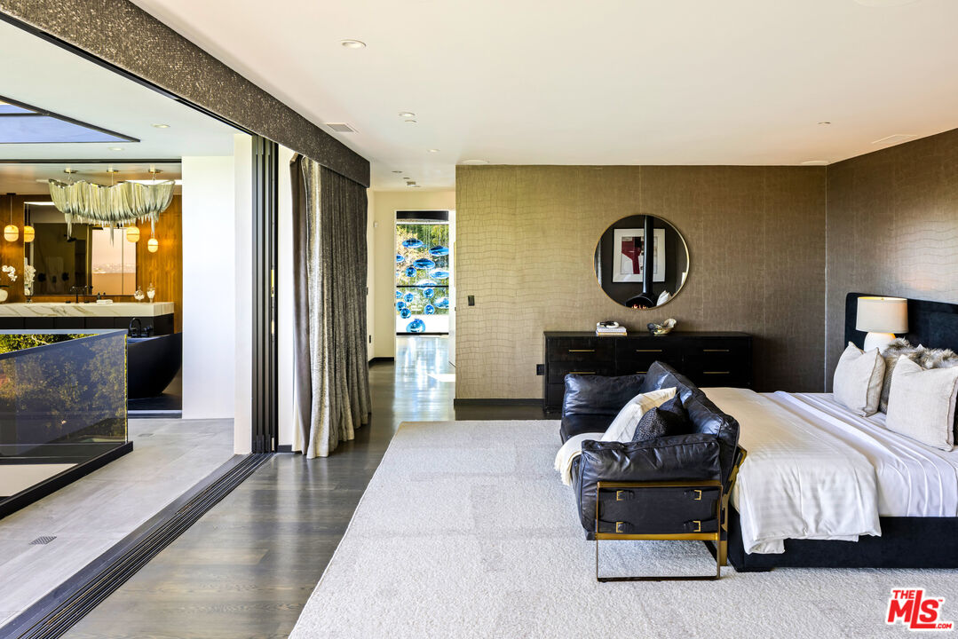 MLS #25526933 image #15