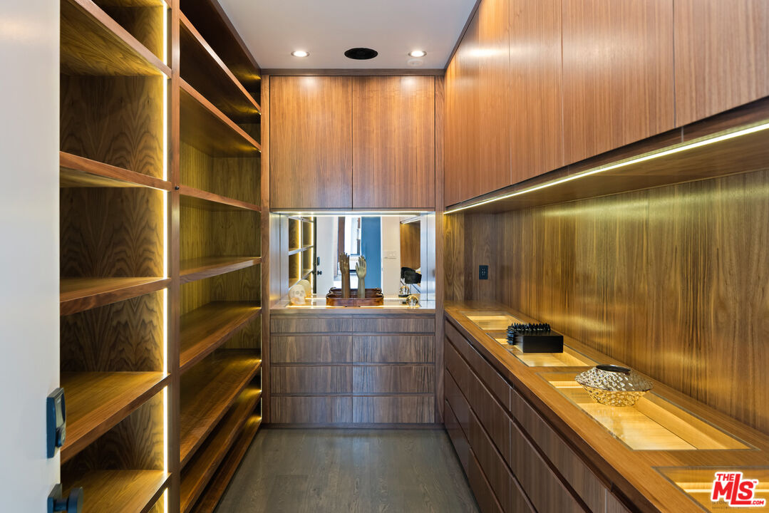 MLS #25526933 image #19