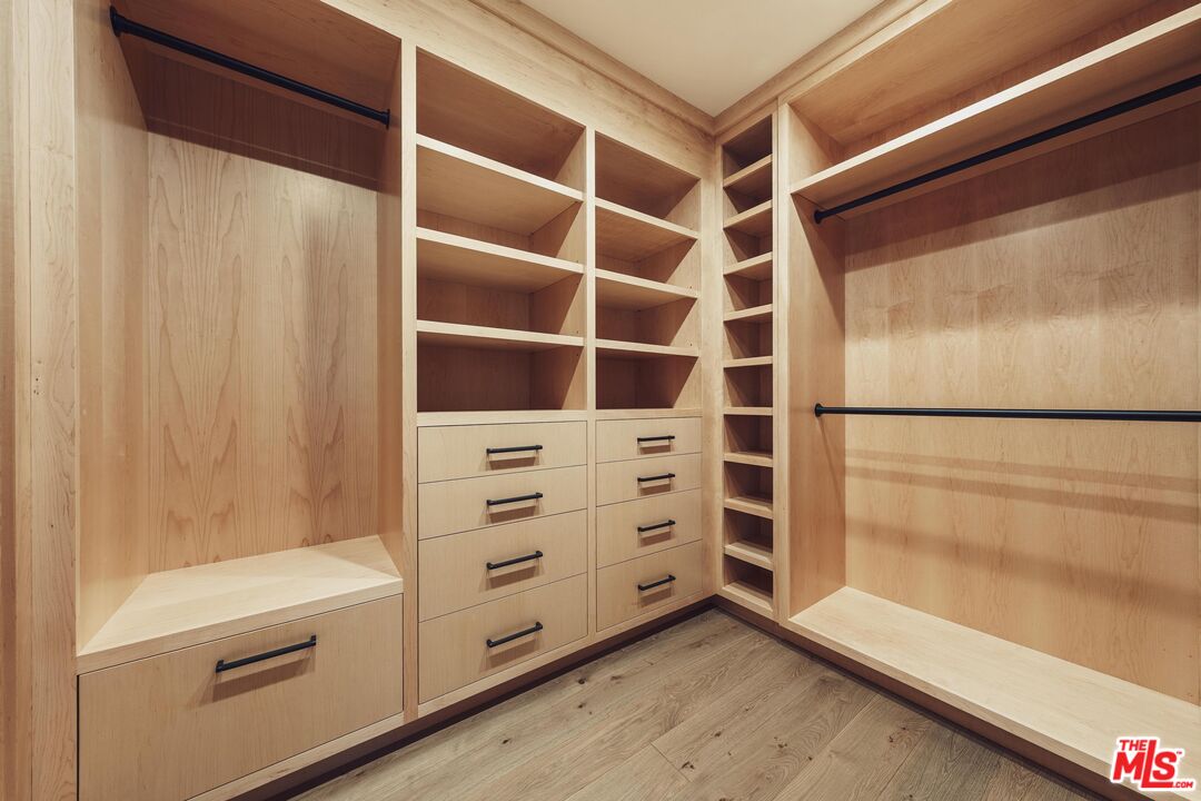 MLS #25527211 image #29