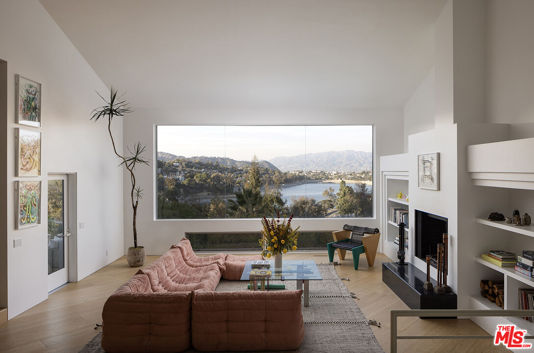 MLS #25527225 image #0