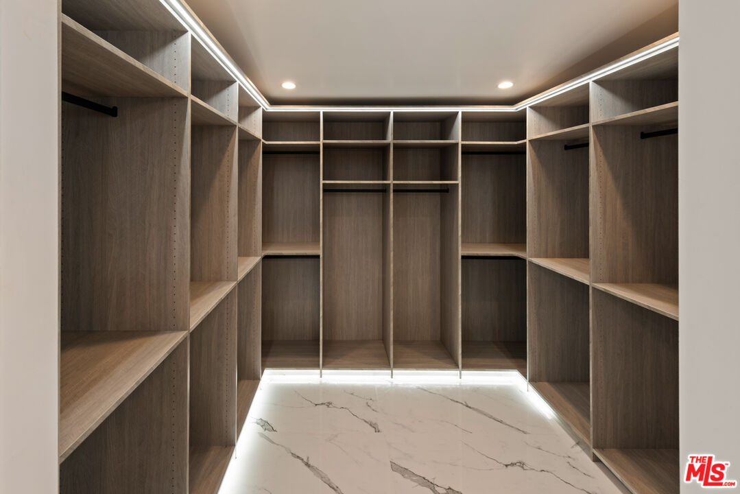 MLS #25527519 image #15