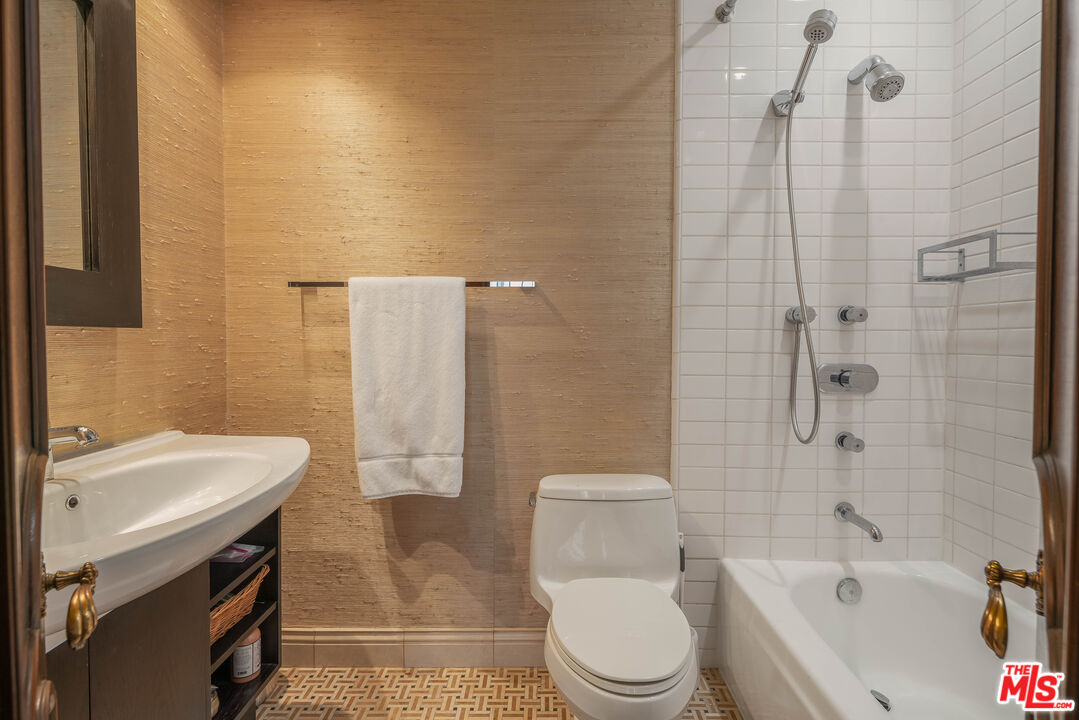 MLS #25527615 image #23